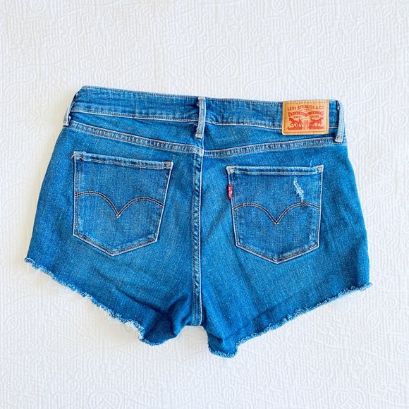 Levis Cut Off Jean Shorts